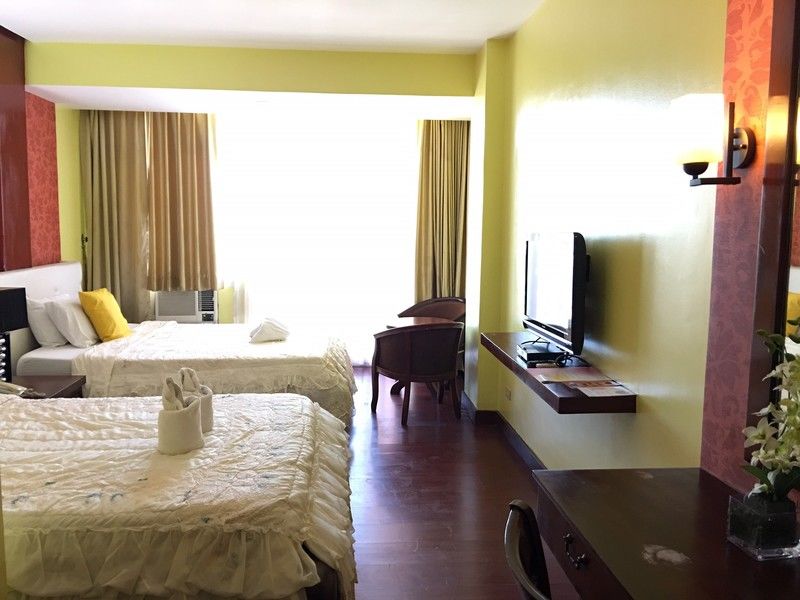 OYO 159 San Remigio Pensionne Suites Cebu Extérieur photo